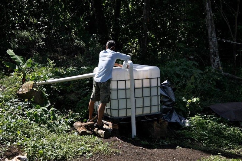 雨水を貯めているタンク