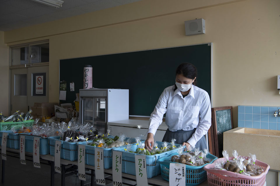 生産品販売所に並ぶ野菜たち