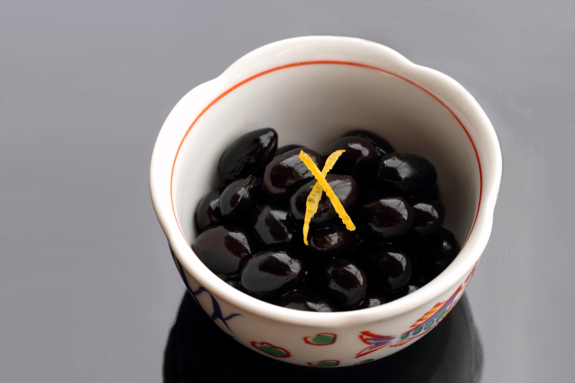 縁起のいいおせち料理の野菜5選-黒豆