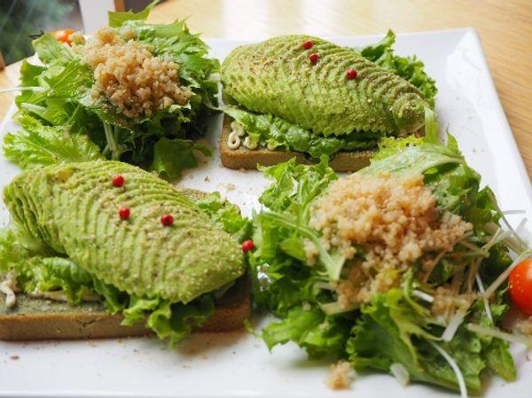 westside cafe アボカドトースト