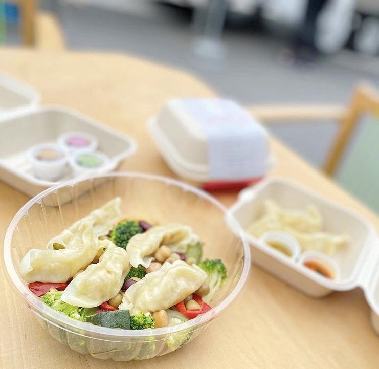 東京ヴィーガン餃子-蒸し野菜とヴィーガン餃子のサラダボウル