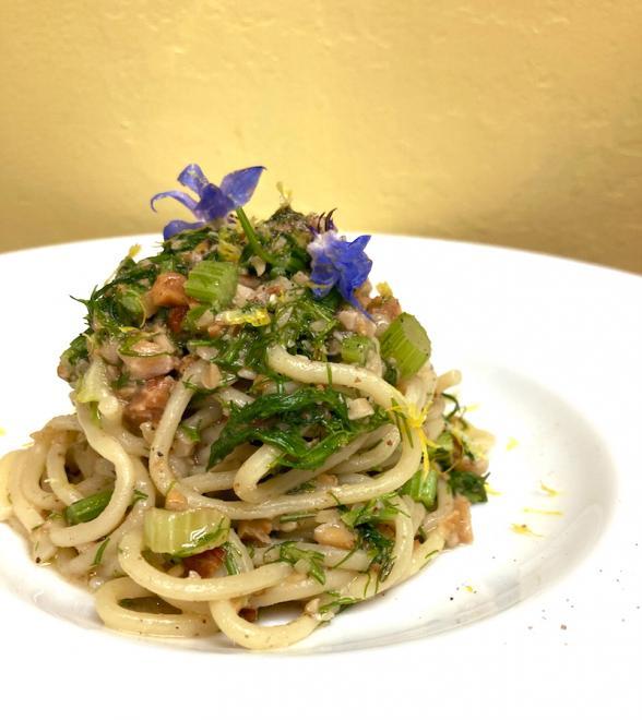 momento-Nuts, herb and lemon spaghetti